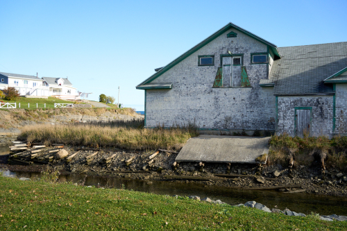 Saison,Automne,MRC Côte-de-Gaspé,Région,Cloridorme,Industriel,Entrepôt,Poissonnerie de Cloridorme,Jour,Temps